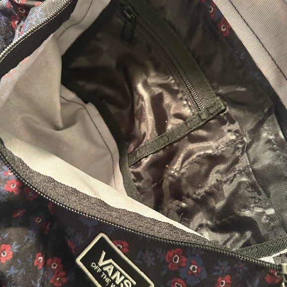 Vans off the wall floral dark backpack like new - Picture 2 of 7
